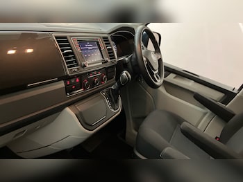 Used Volkswagen Transporter 2018 for sale - 77340283: Photo