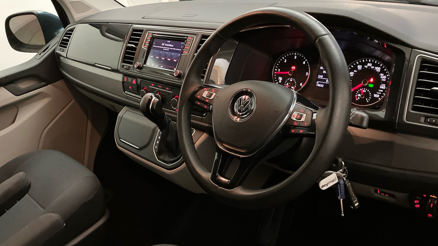 Used Volkswagen Transporter 2018 for sale - 77340283: Photo 6