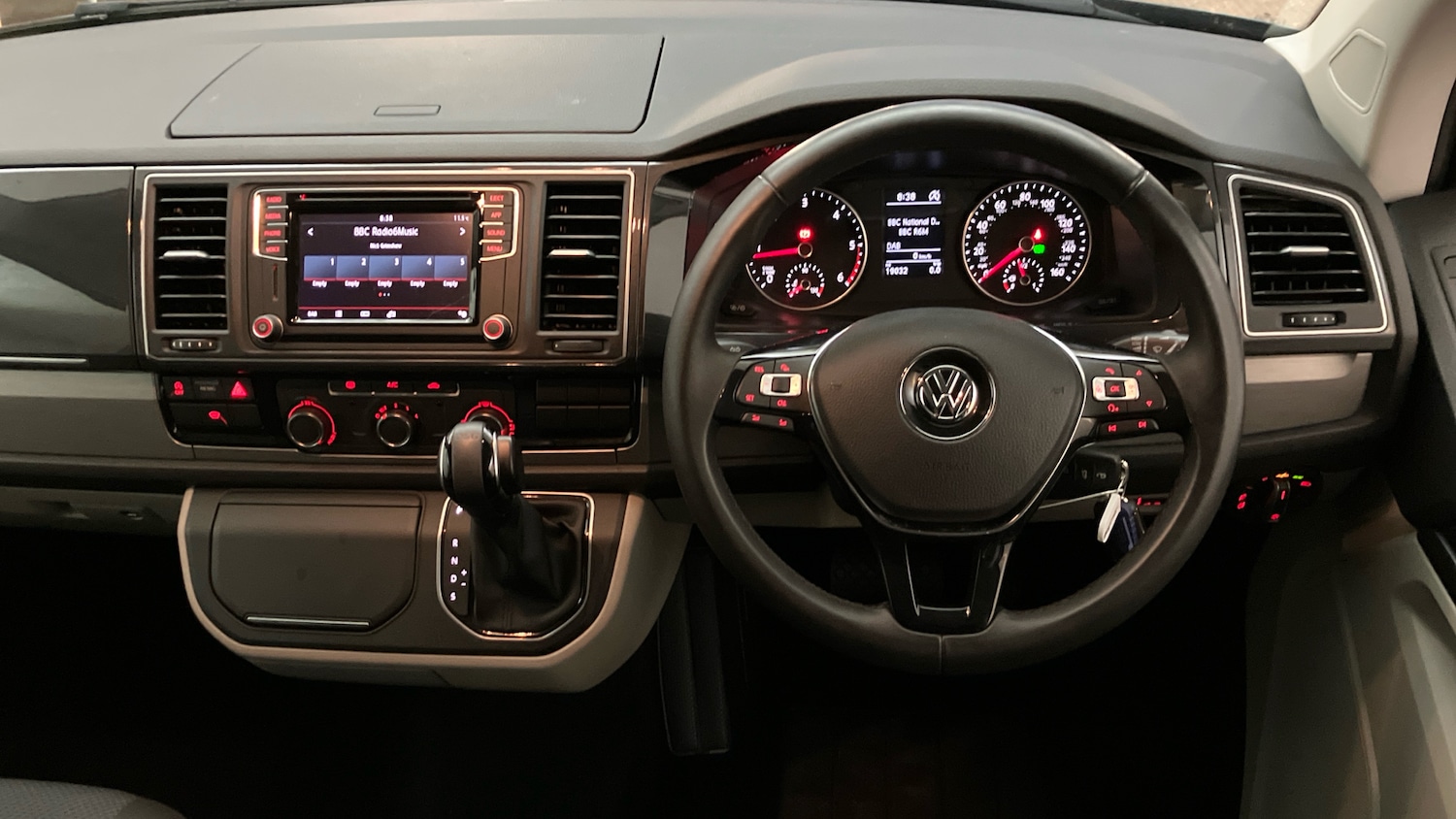 Used Volkswagen Transporter 2018 for sale - 77340283: Photo 9