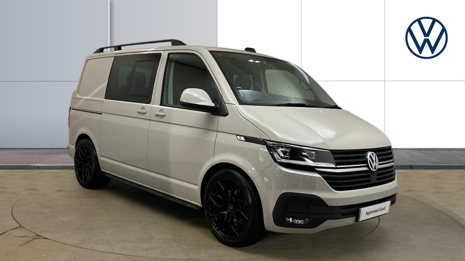 Used Volkswagen Transporter 2023 for sale - 76589705: Photo 1