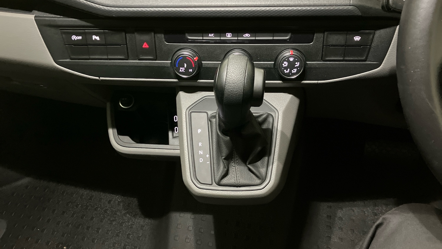 Used Volkswagen Transporter 2023 for sale - 76589705: Photo 14