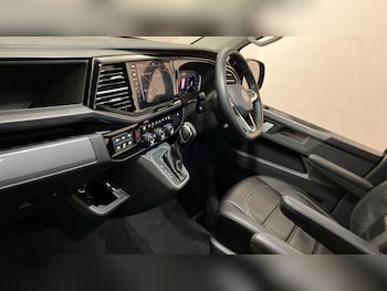 Used Volkswagen Caravelle 2021 for sale - 77502532: Photo