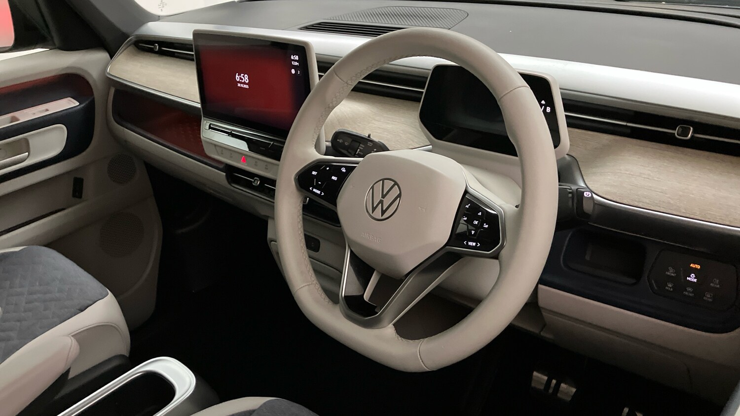 Used Volkswagen ID.Buzz 2024 for sale - 76354908: Photo 6