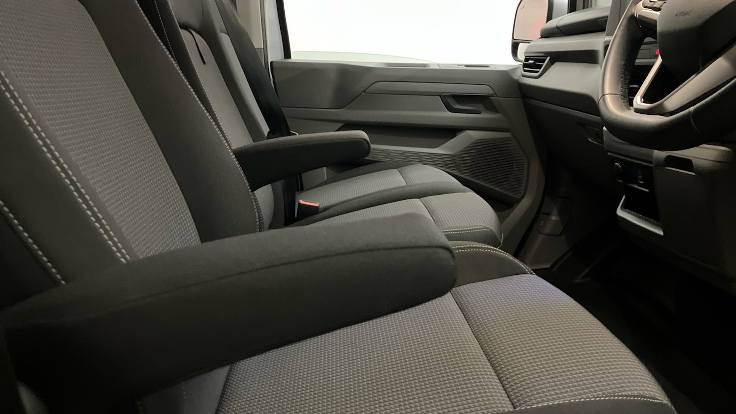 Used Volkswagen Transporter 2025 for sale - 76984605: Photo 24