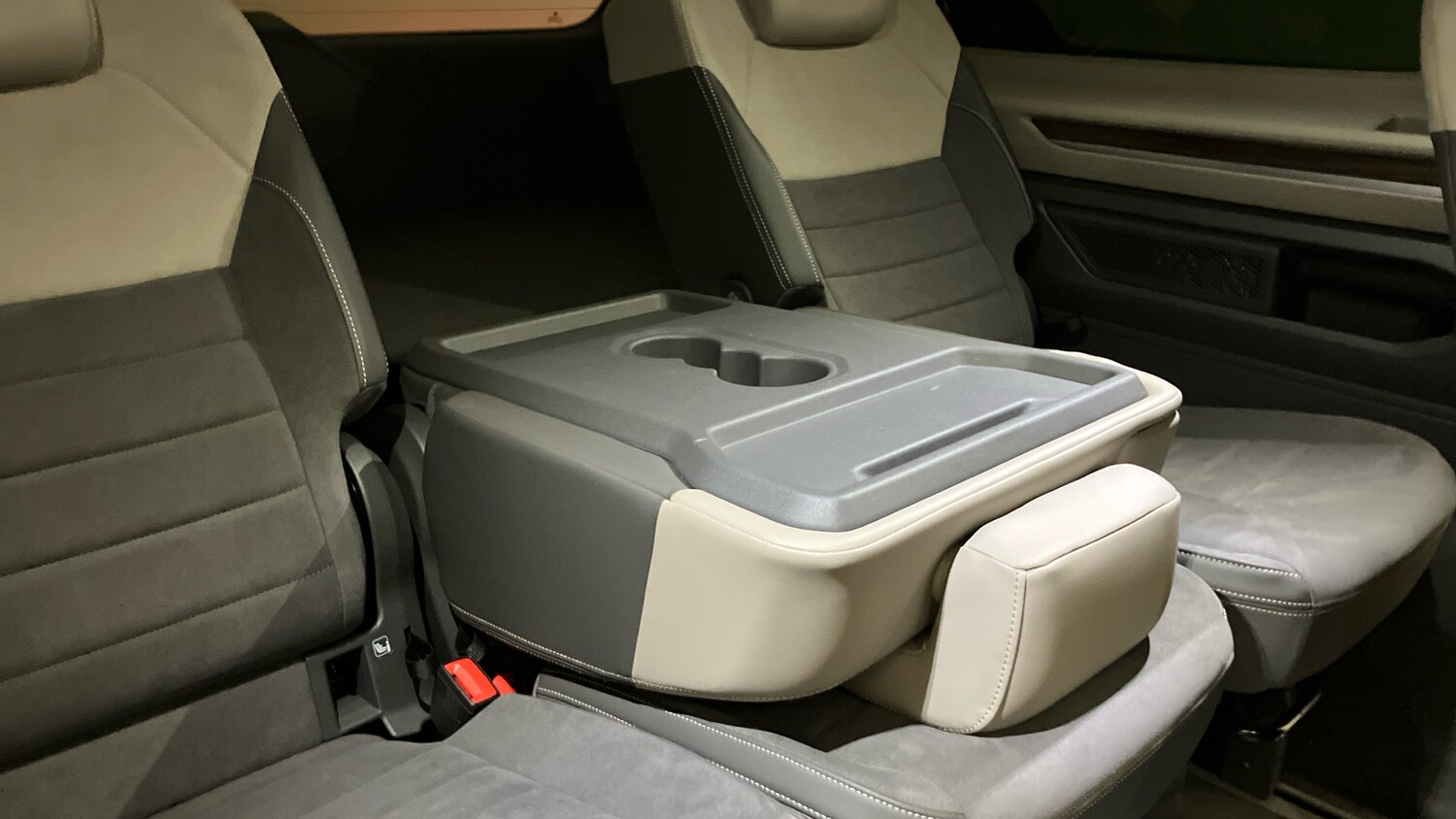 Used Volkswagen Multivan 2025 for sale - 76452650: Photo 30