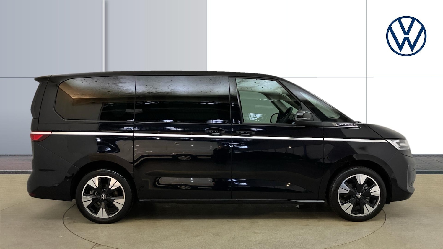 Used Volkswagen Multivan 2025 for sale - 76452650: Photo 4