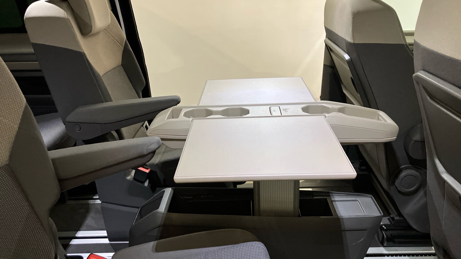 Used Volkswagen Multivan 2025 for sale - 76363265: Photo 26