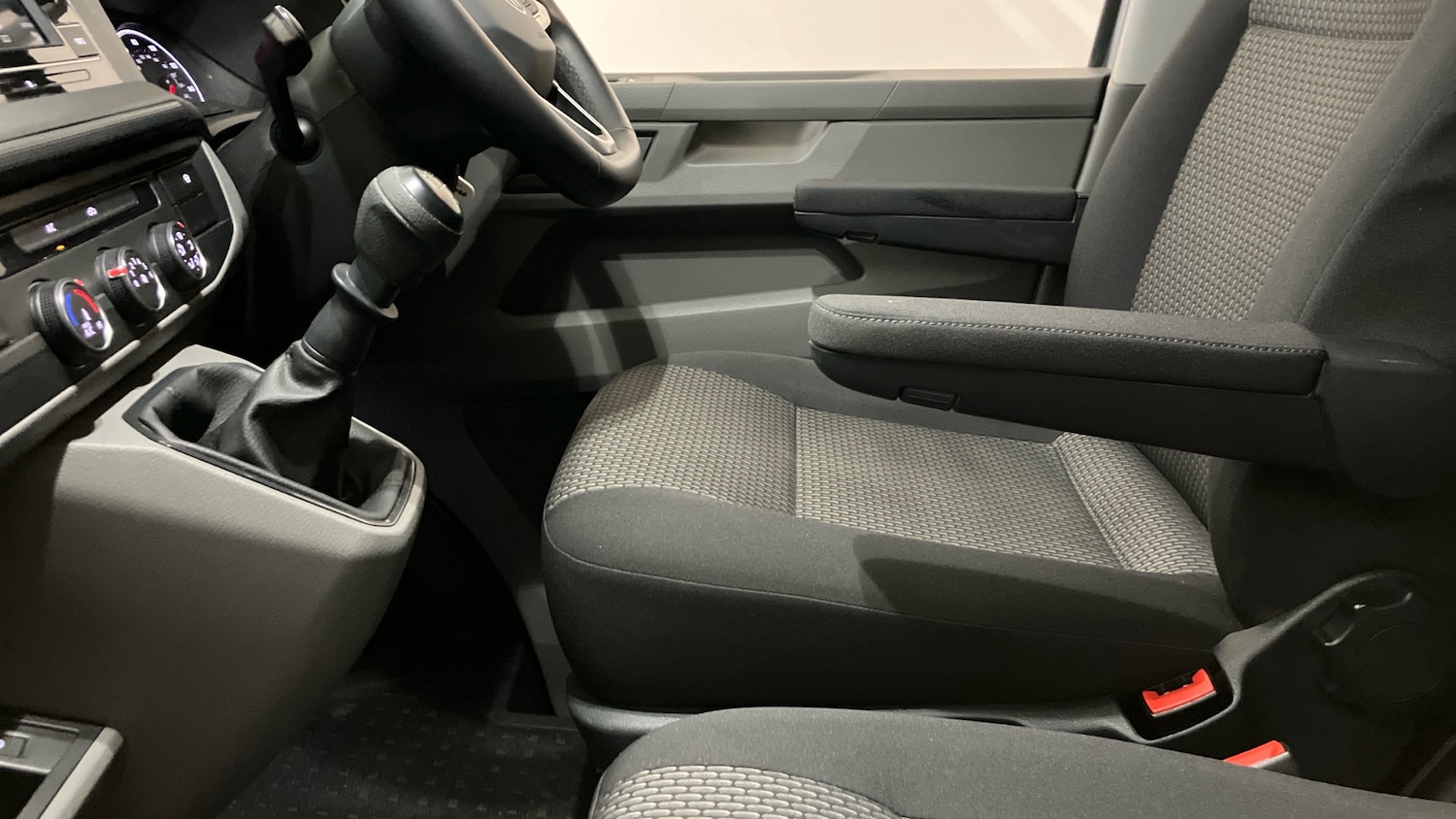 Used Volkswagen Transporter 2023 for sale - 78176379: Photo 23