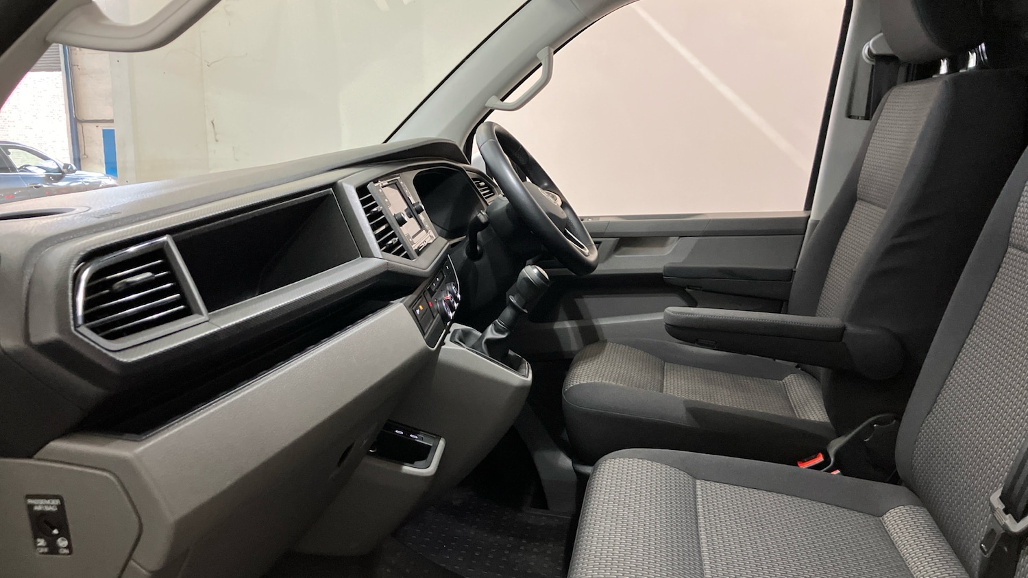 Used Volkswagen Transporter 2023 for sale - 78176379: Photo 24