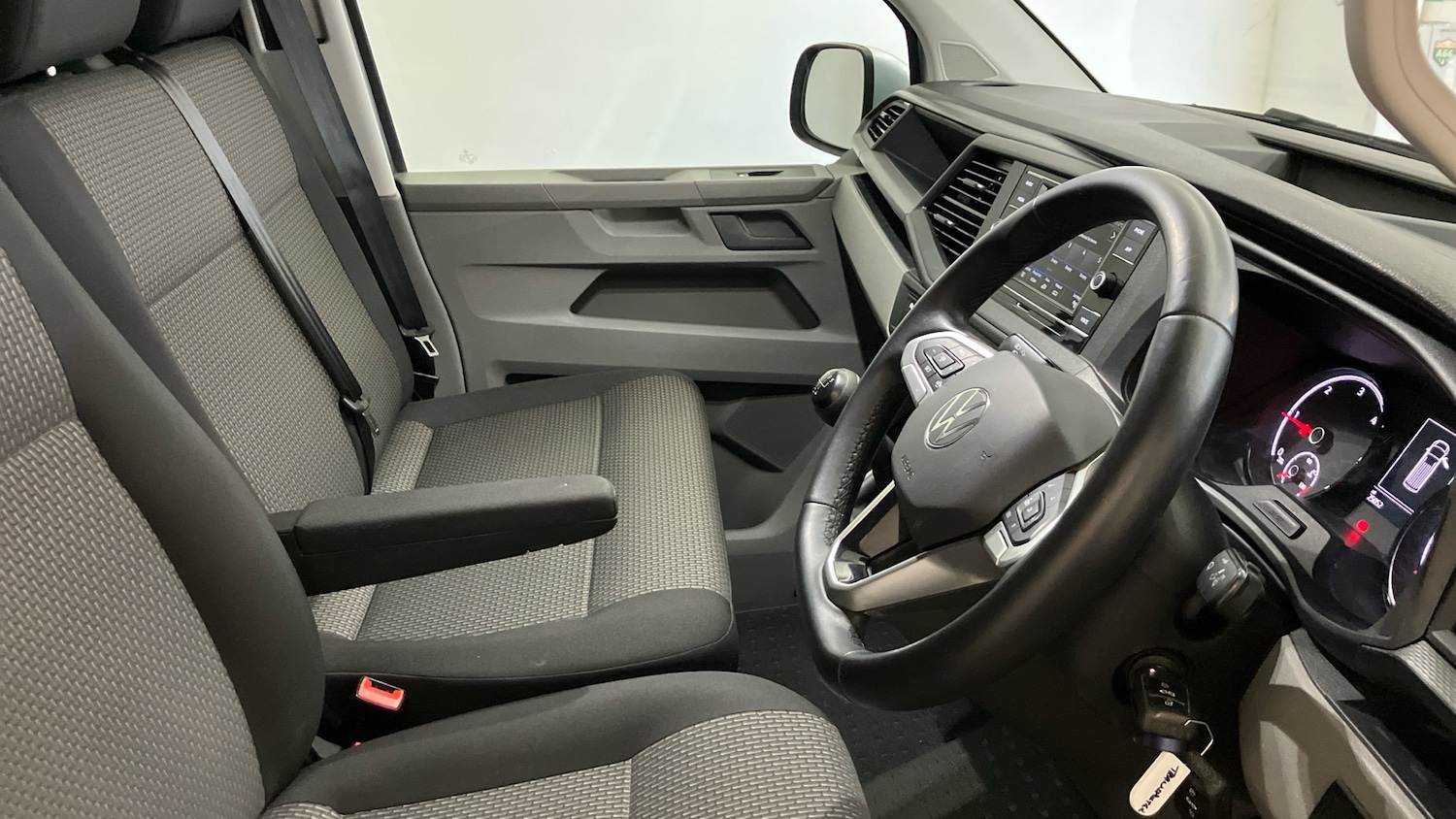 Used Volkswagen Transporter 2023 for sale - 78176379: Photo 30