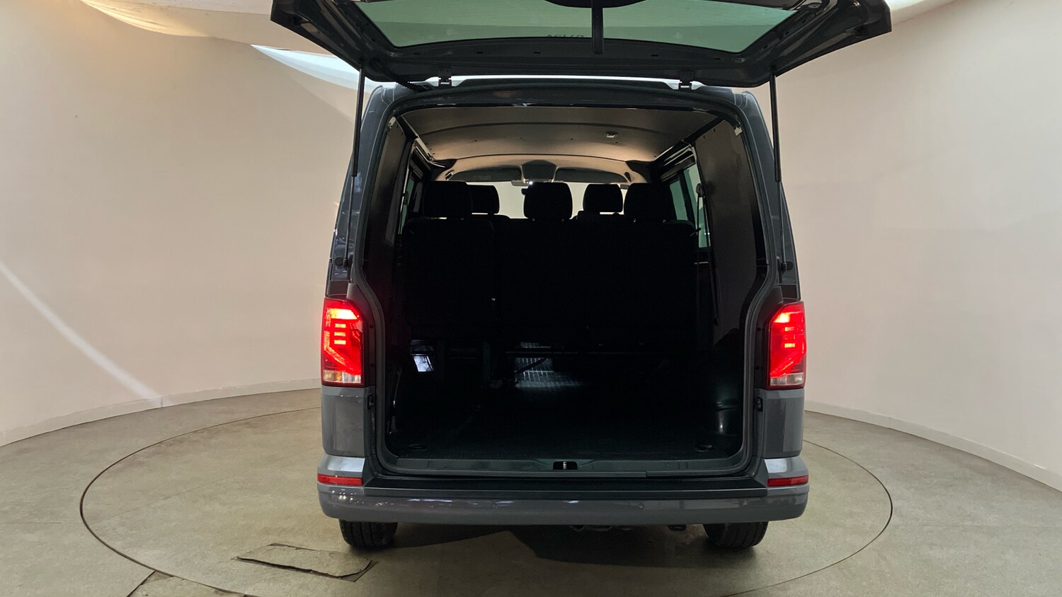 Used Volkswagen Transporter 2022 for sale - 76384897: Photo 40