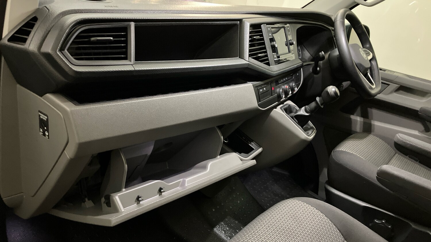 Used Volkswagen Transporter 2022 for sale - 76384897: Photo 44