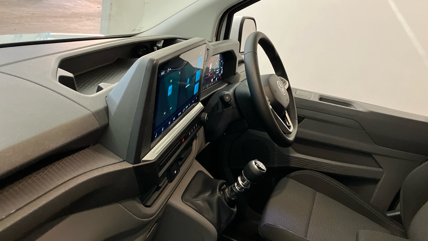 Used Volkswagen Transporter 2025 for sale - 76156514: Photo 2