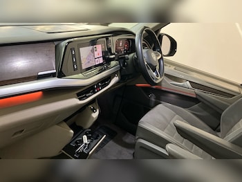 Used Volkswagen Multivan 2023 for sale - 78457041: Photo
