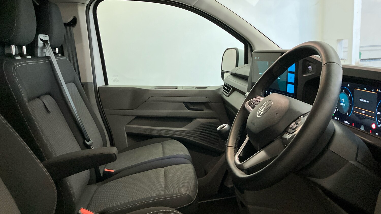 Used Volkswagen Transporter 2025 for sale - 77365123: Photo 15