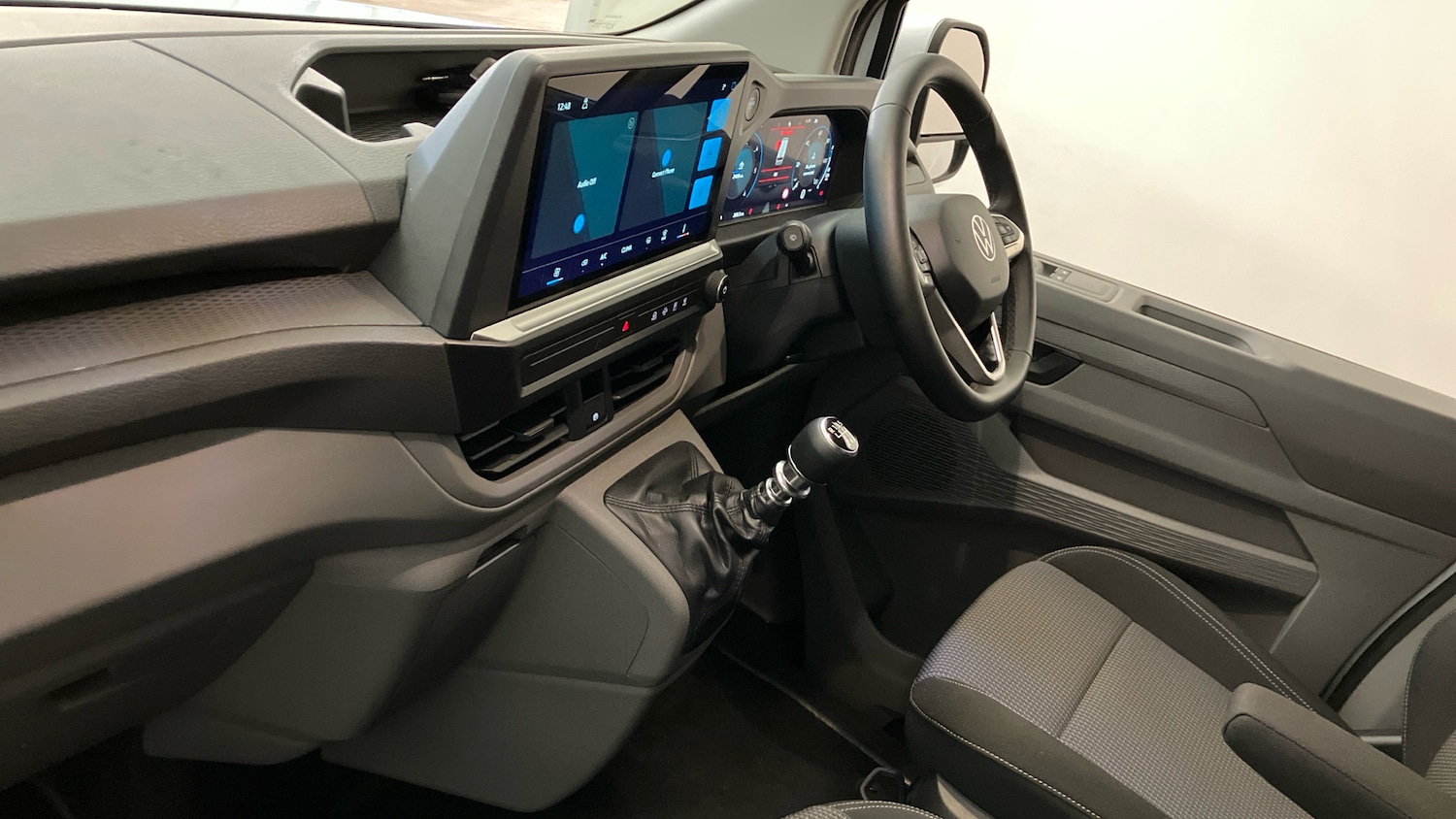 Used Volkswagen Transporter 2025 for sale - 77365123: Photo 2