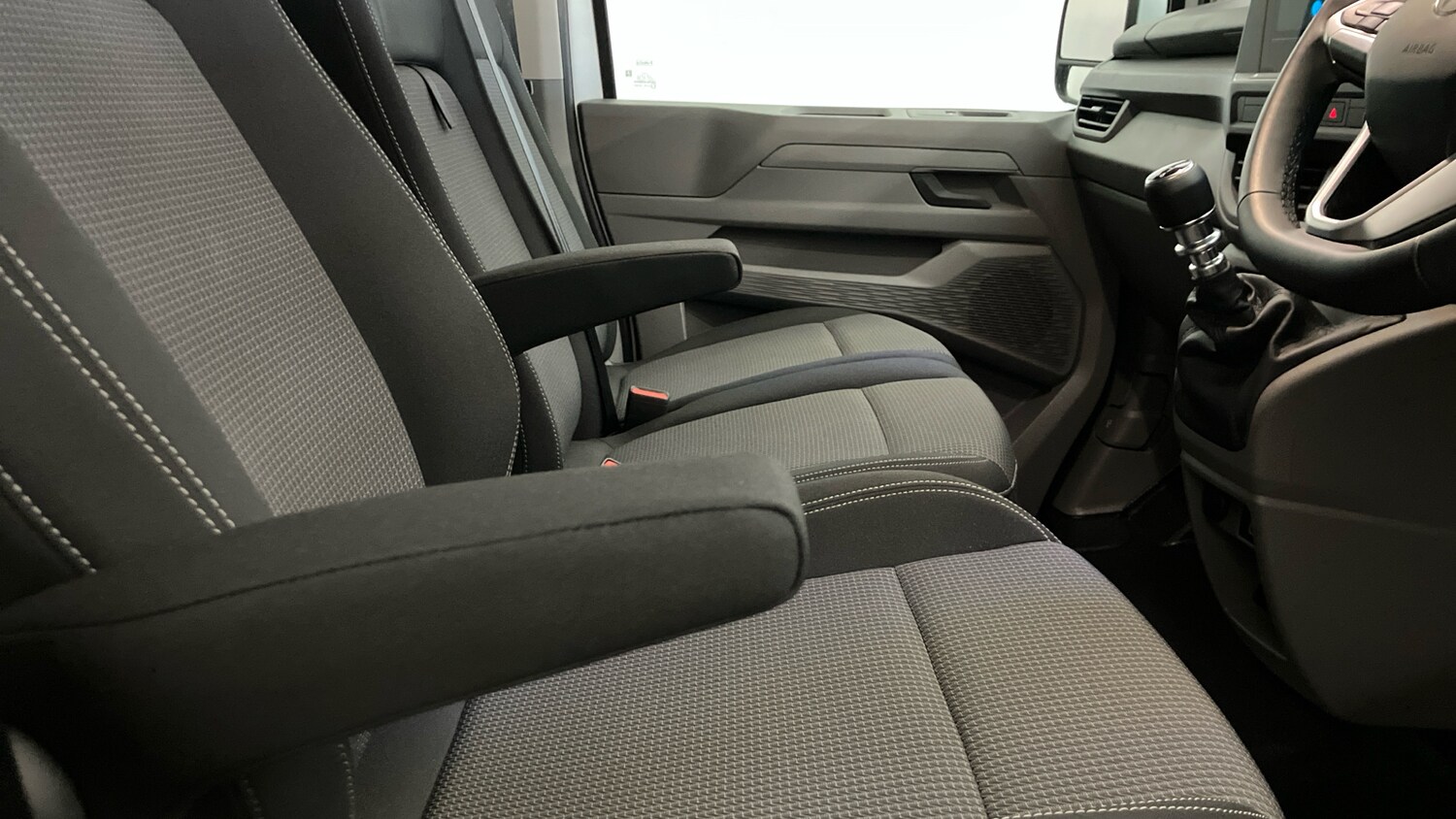 Used Volkswagen Transporter 2025 for sale - 77365123: Photo 25