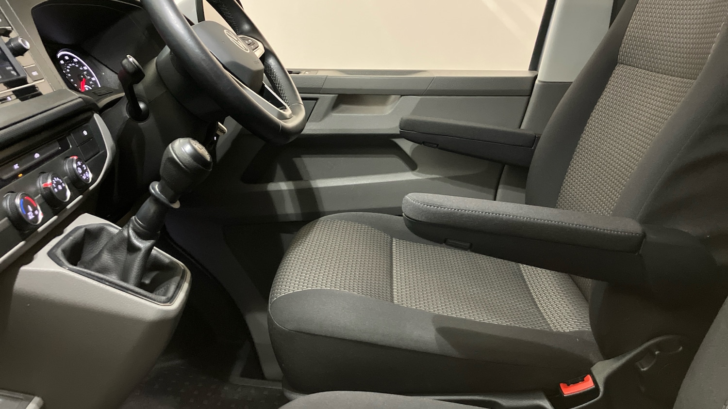 Used Volkswagen Transporter 2022 for sale - 76737929: Photo 23