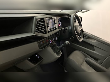 Used Volkswagen Transporter 2023 for sale - 77367512: Photo