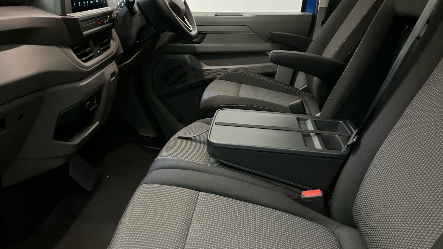 Used Volkswagen Transporter 2025 for sale - 77676153: Photo 25