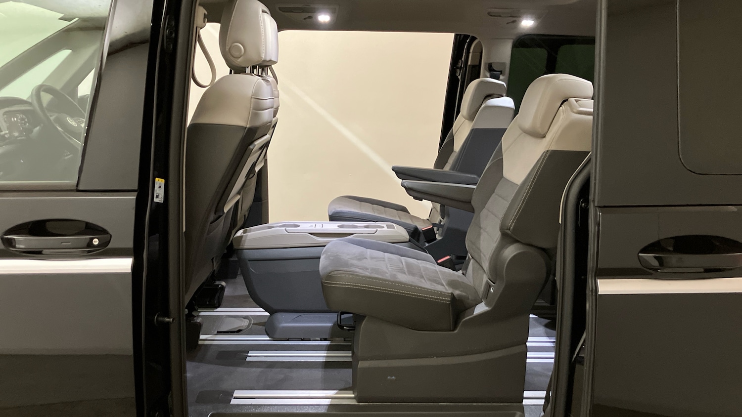 Used Volkswagen Multivan 2025 for sale - 76505483: Photo 31