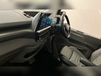 Used Volkswagen Transporter Shuttle 2026 for sale - 78408751: Photo