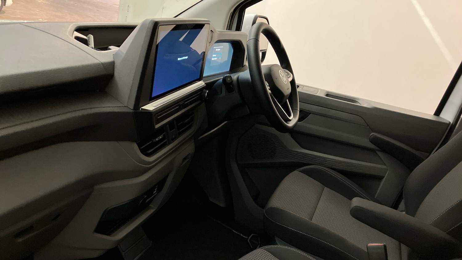 Used Volkswagen Transporter 2025 for sale - 78077536: Photo 2