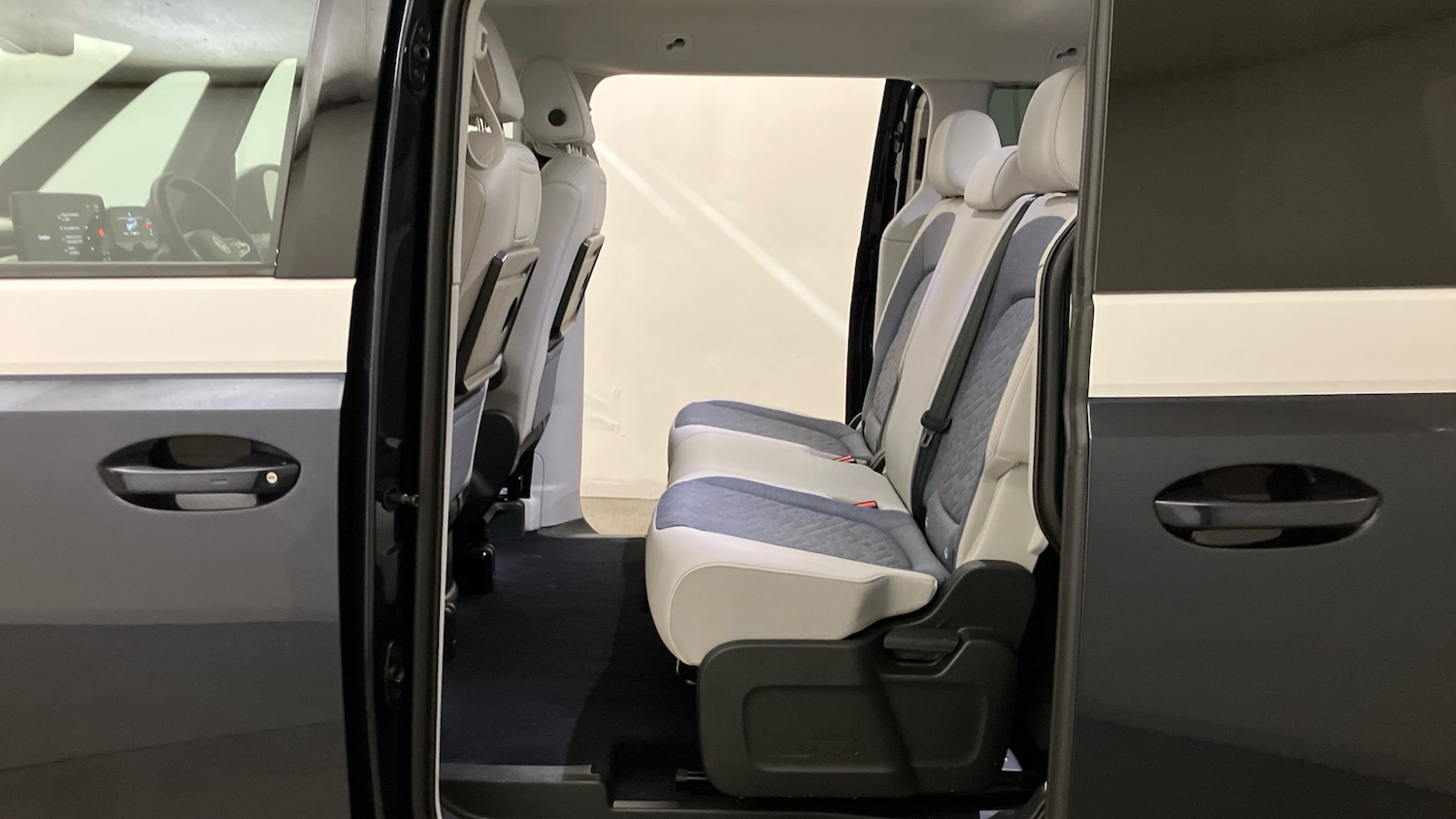 Used Volkswagen ID.Buzz 2023 for sale - 76859004: Photo 25