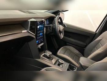 Used Volkswagen Amarok 2024 for sale - 75440398: Photo
