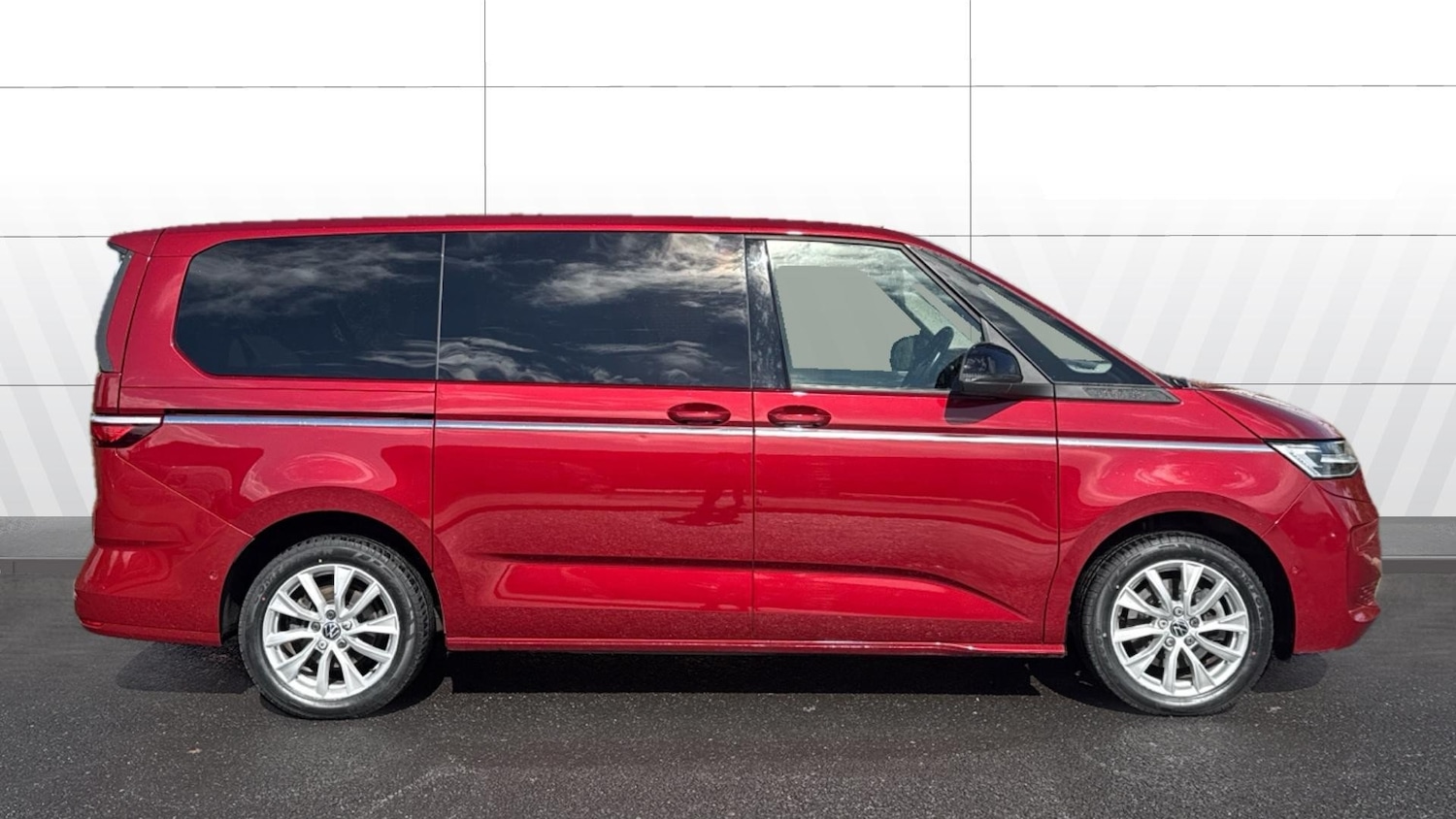 Used Volkswagen Multivan 2023 for sale - 77070793: Photo 5