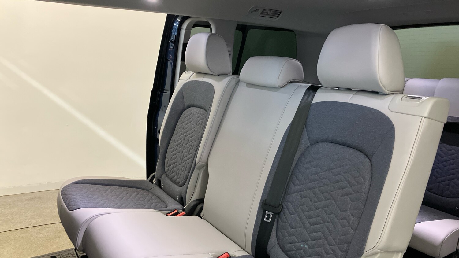 Used Volkswagen ID.Buzz 2025 for sale - 77061495: Photo 16