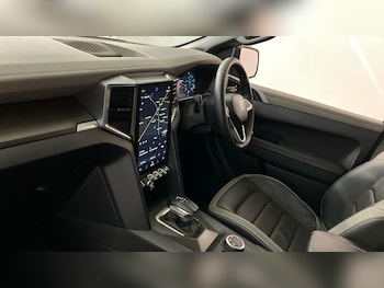 Used Volkswagen Amarok 2023 for sale - 77915360: Photo