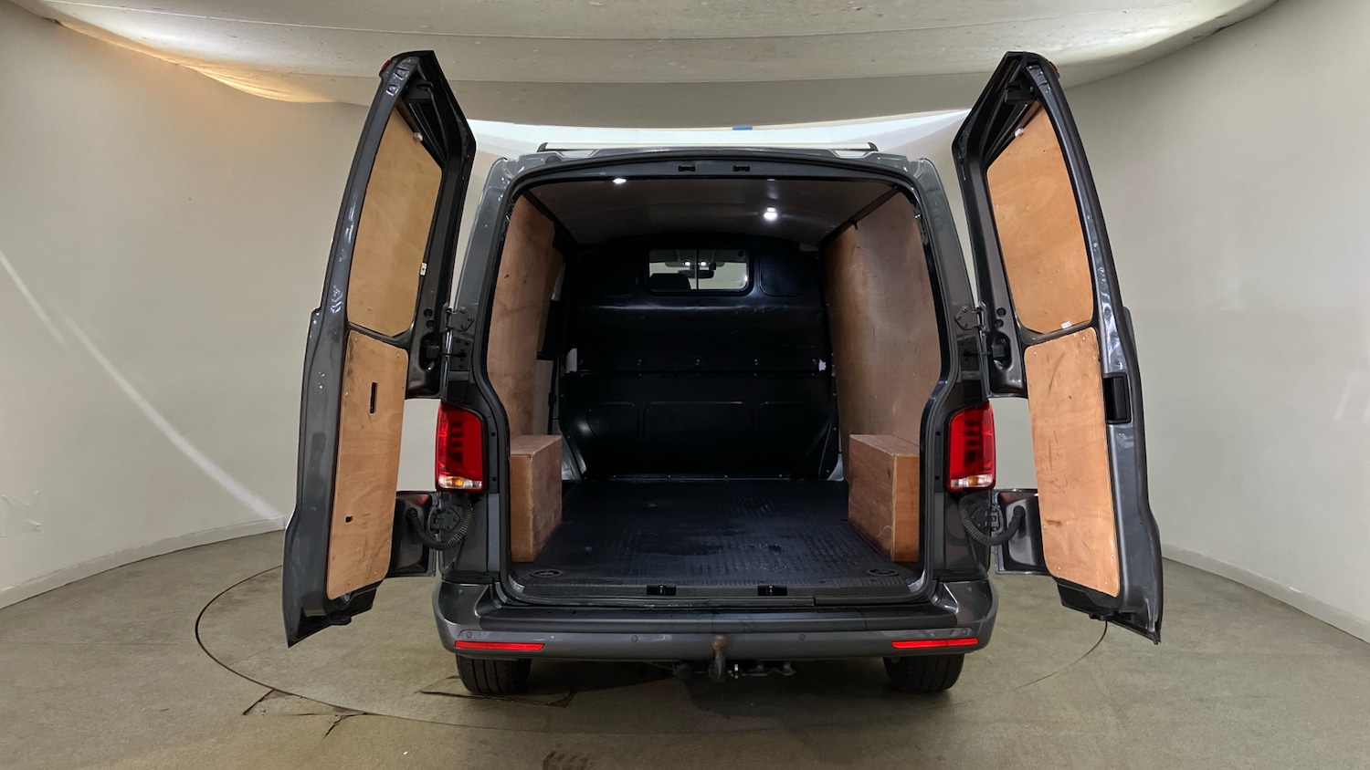 Used Volkswagen Transporter 2023 for sale - 76206509: Photo 38