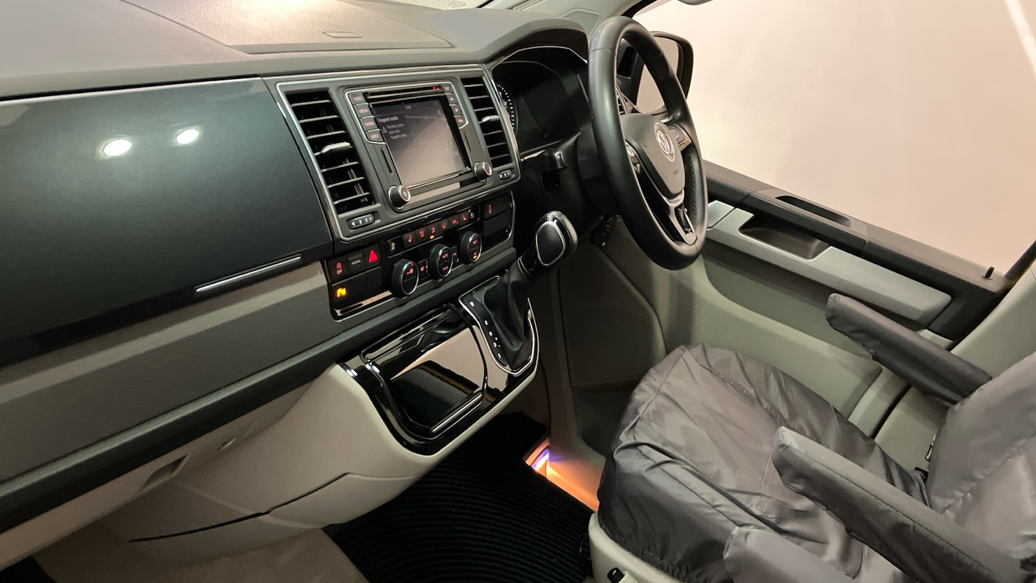 Used Volkswagen California 2019 for sale - 76979651: Photo 2