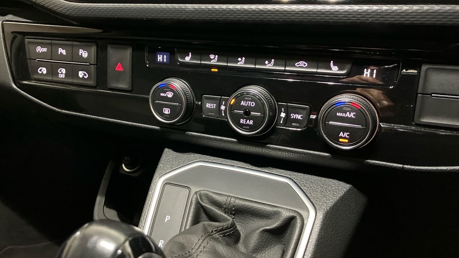 Used Volkswagen Caravelle 2020 for sale - 76329537: Photo 13