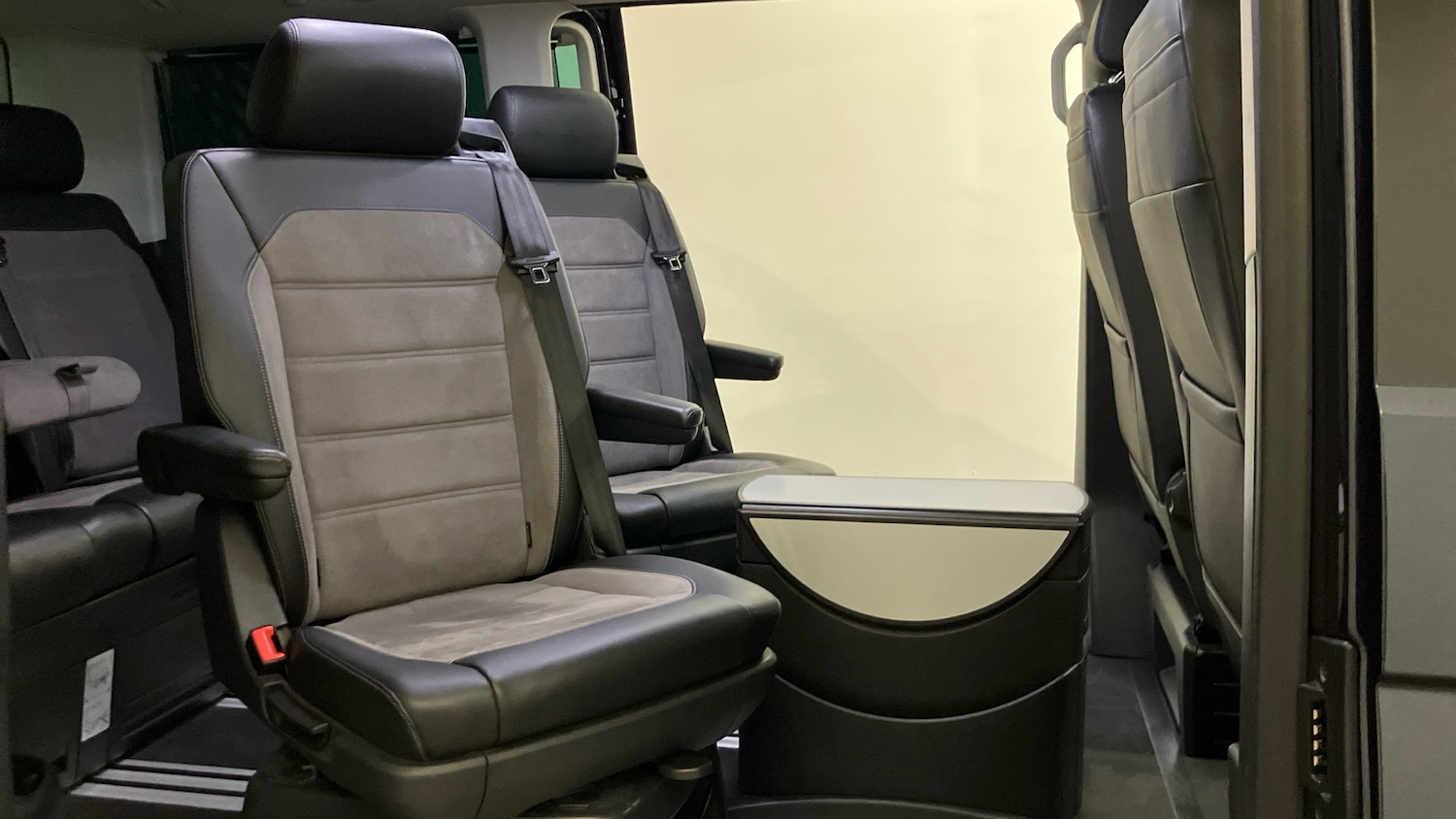 Used Volkswagen Caravelle 2020 for sale - 76329537: Photo 30