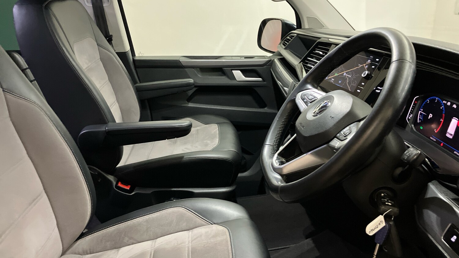 Used Volkswagen Caravelle 2020 for sale - 76329537: Photo 34