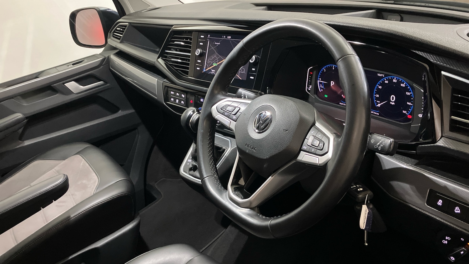 Used Volkswagen Caravelle 2020 for sale - 76329537: Photo 6