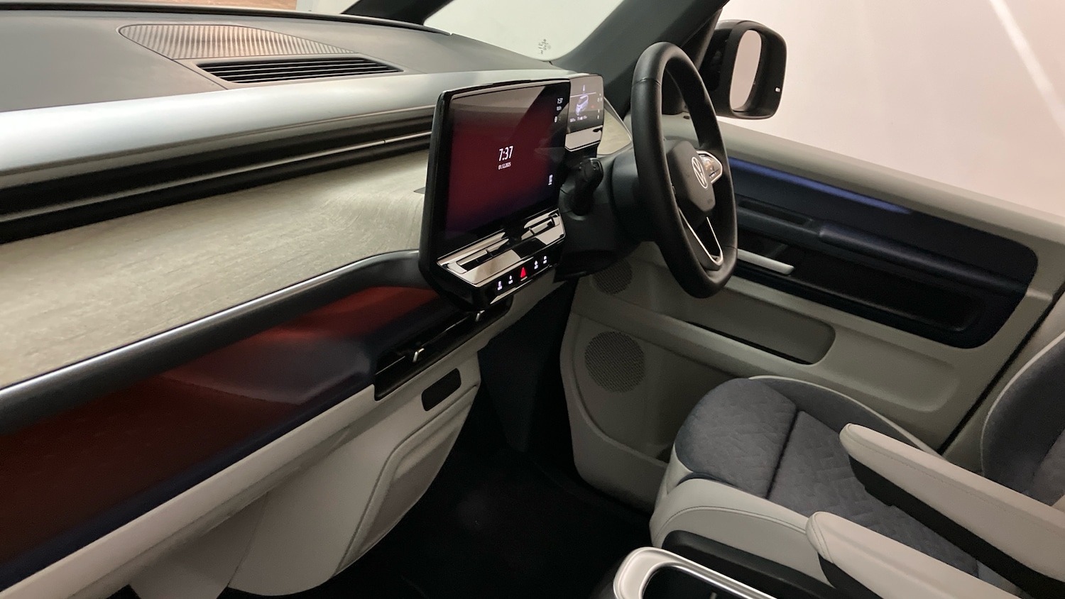 Used Volkswagen ID.Buzz 2022 for sale - 76683997: Photo 2