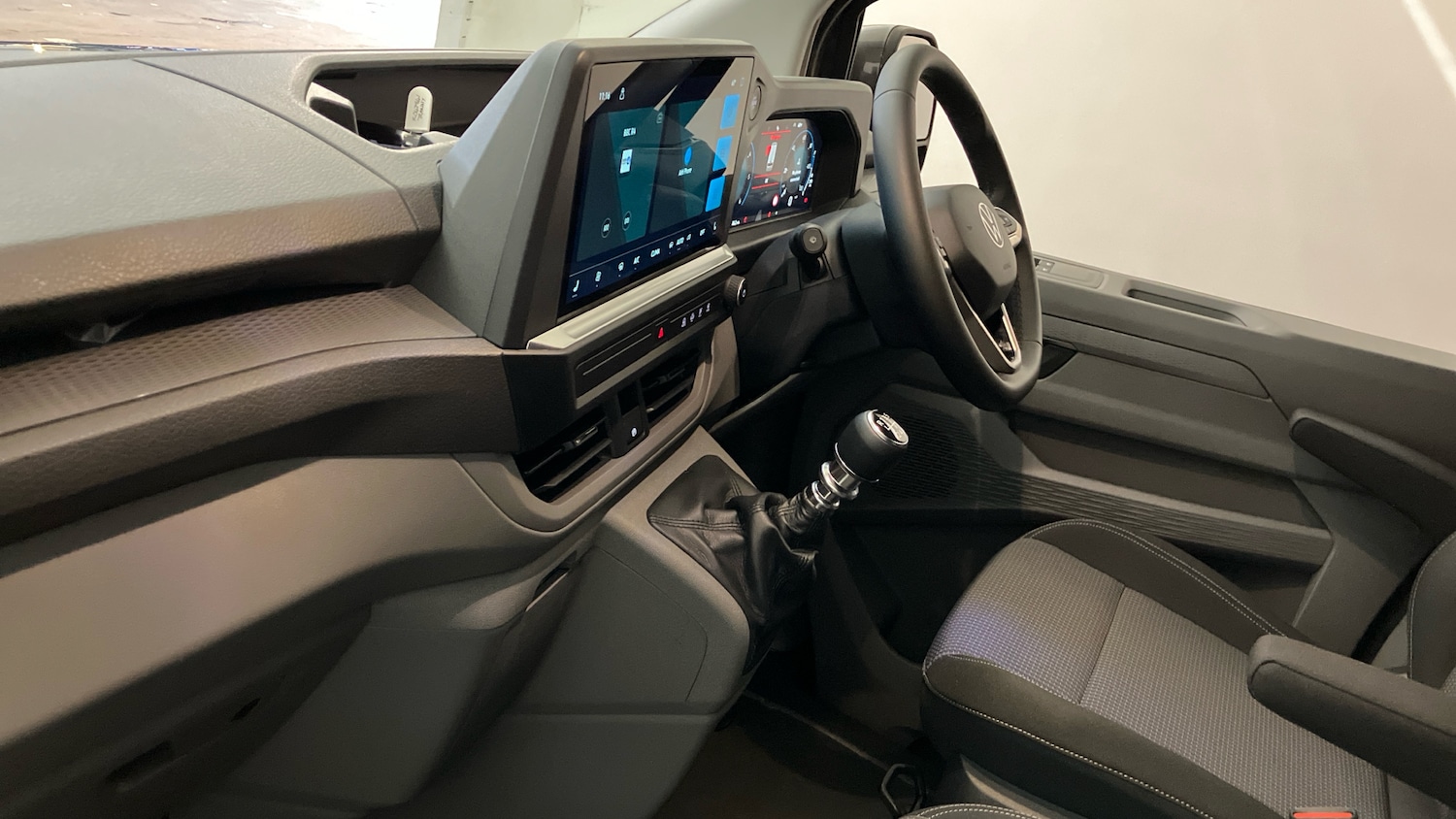 Used Volkswagen Transporter 2025 for sale - 76156510: Photo 2