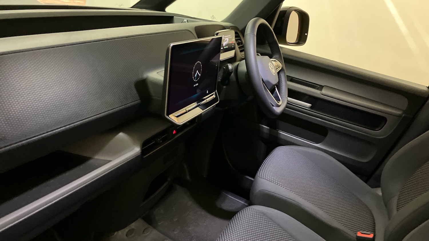 Used Volkswagen ID.Buzz 2025 for sale - 76776324: Photo 2