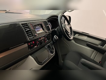 Used Volkswagen Transporter 2019 for sale - 75205804: Photo