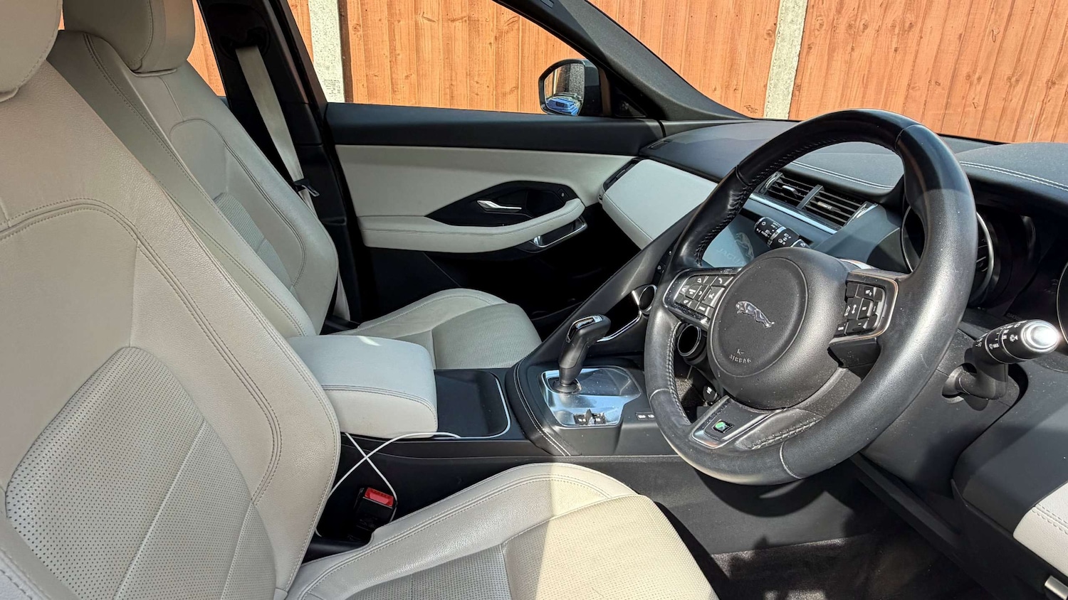 Used Jaguar E-Pace 2019 for sale - 78209158: Photo 2