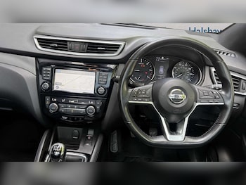 Used Nissan Qashqai 2017 for sale - 78744004: Photo