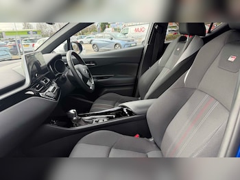 Used Toyota C-HR 2022 for sale - 79364712: Photo