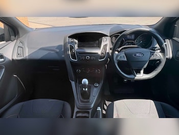 Used Ford Focus 2017 for sale - 79429117: Photo
