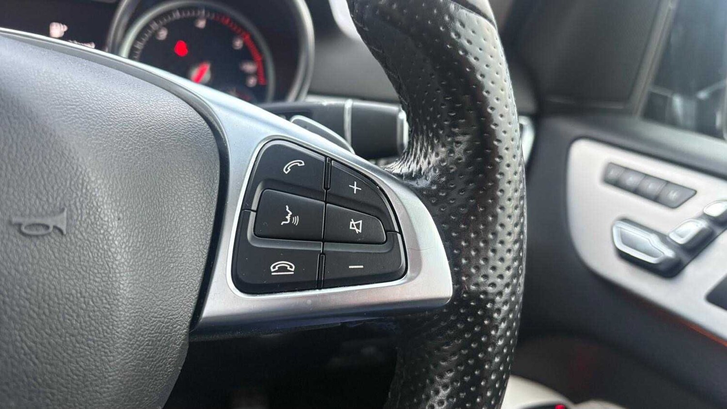 Used Mercedes-Benz GLE 2018 for sale - 77885848: Photo 11