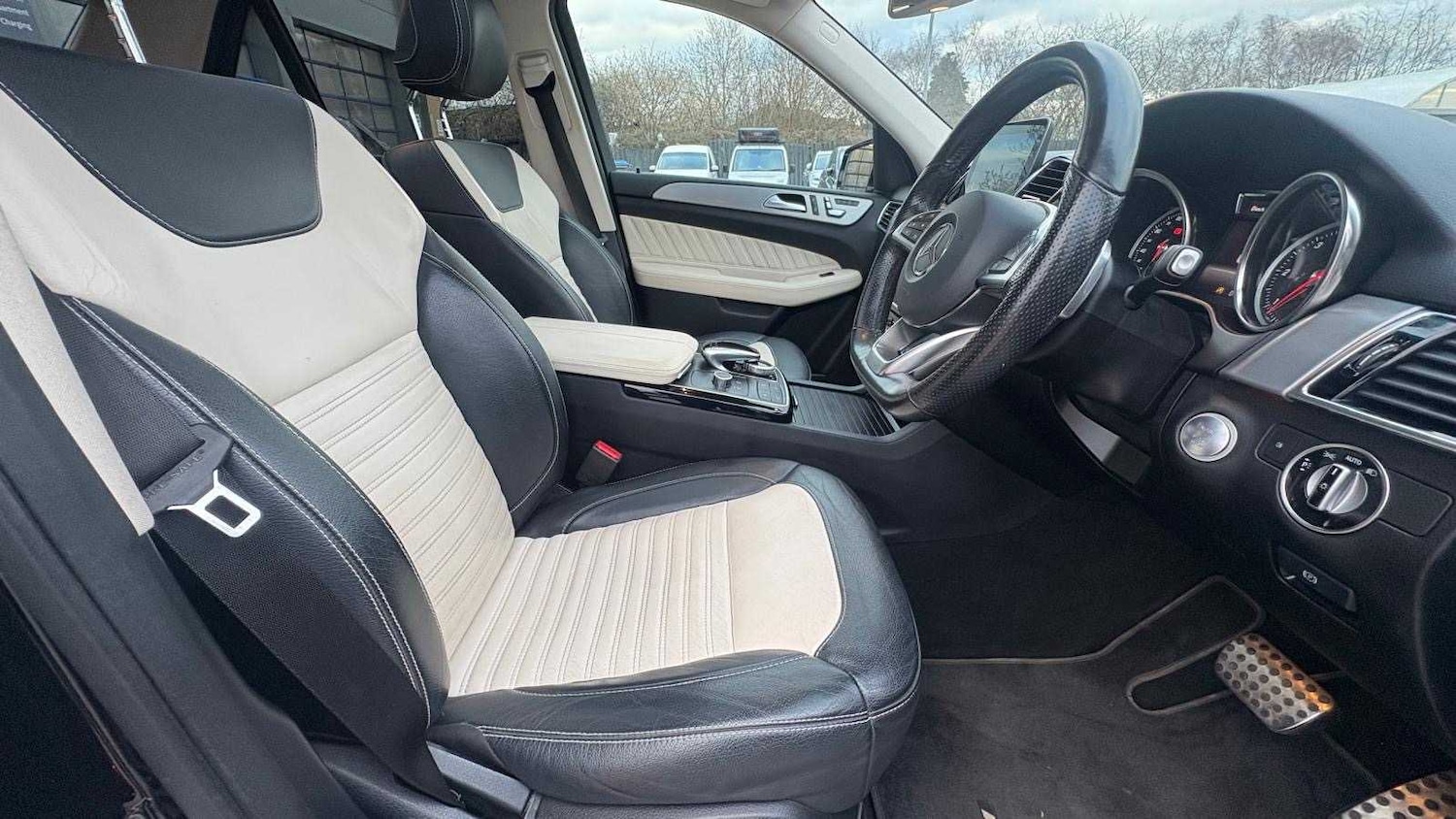 Used Mercedes-Benz GLE 2018 for sale - 77885848: Photo 2