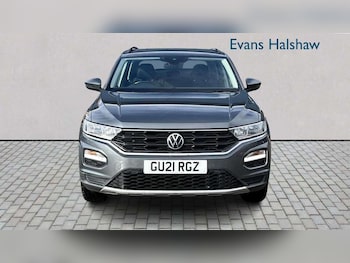 Used Volkswagen T-Roc 2021 for sale - 77860410: Photo