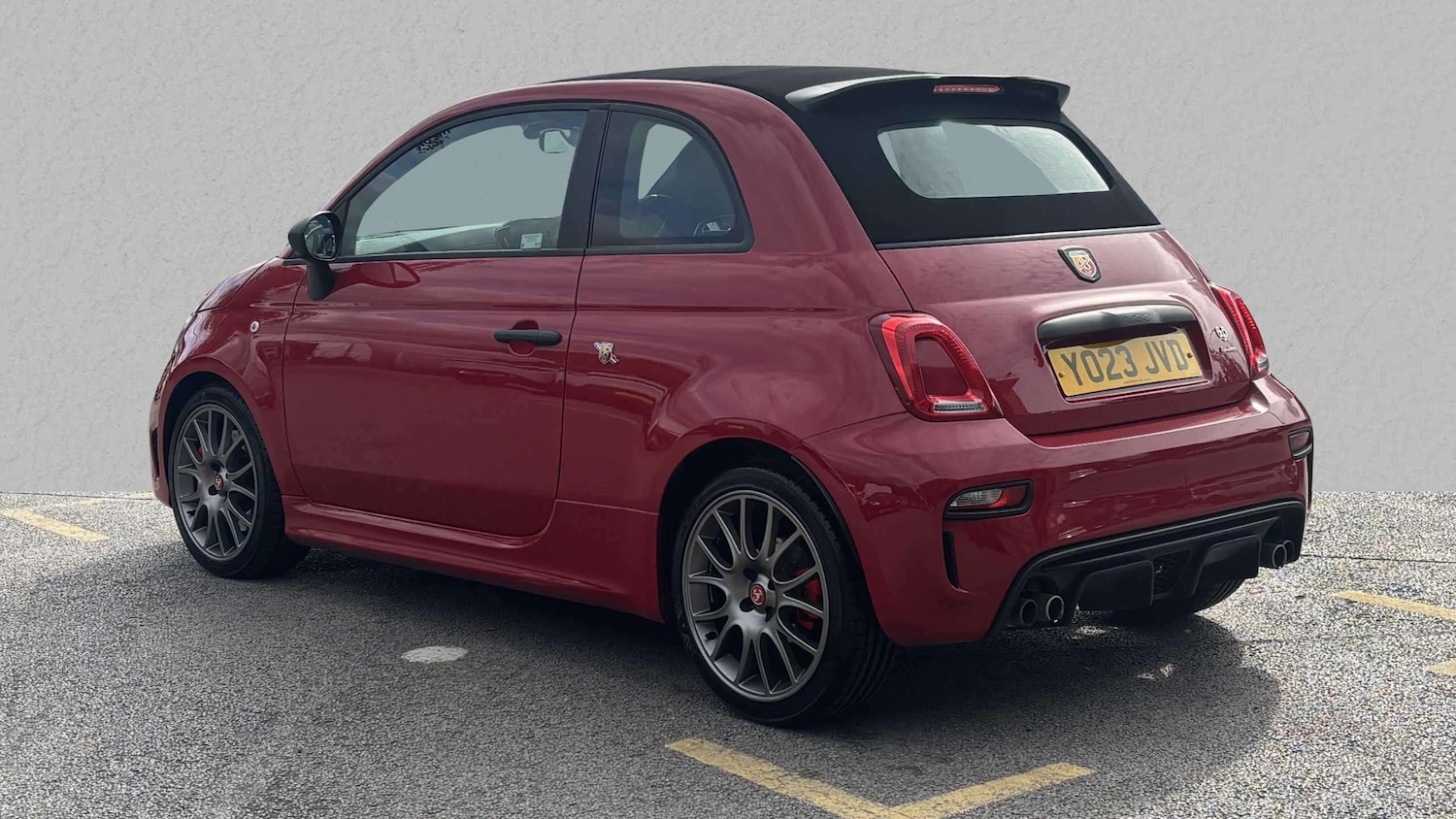 Used Abarth 695 2023 for sale - 77857104: Photo 2